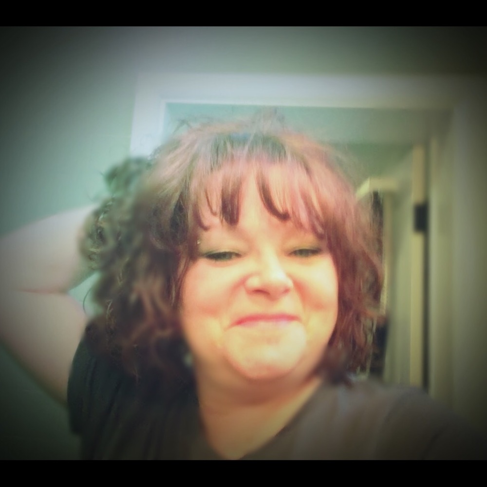 Meet your Posher, Lisa.